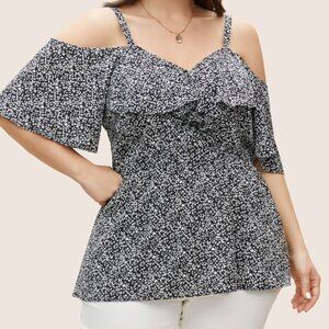 NWT BloomChic ditsy floral cold shoulder top - Size 22/24